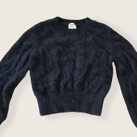 Aritzia Sunday Best Black Cozy Fuzzy Knit Fall/Winter/Spring Kitten Crop Sweater - Picture 12 of 13